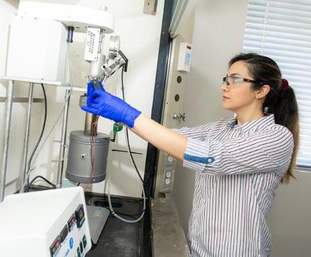 Student working in chemistry lab